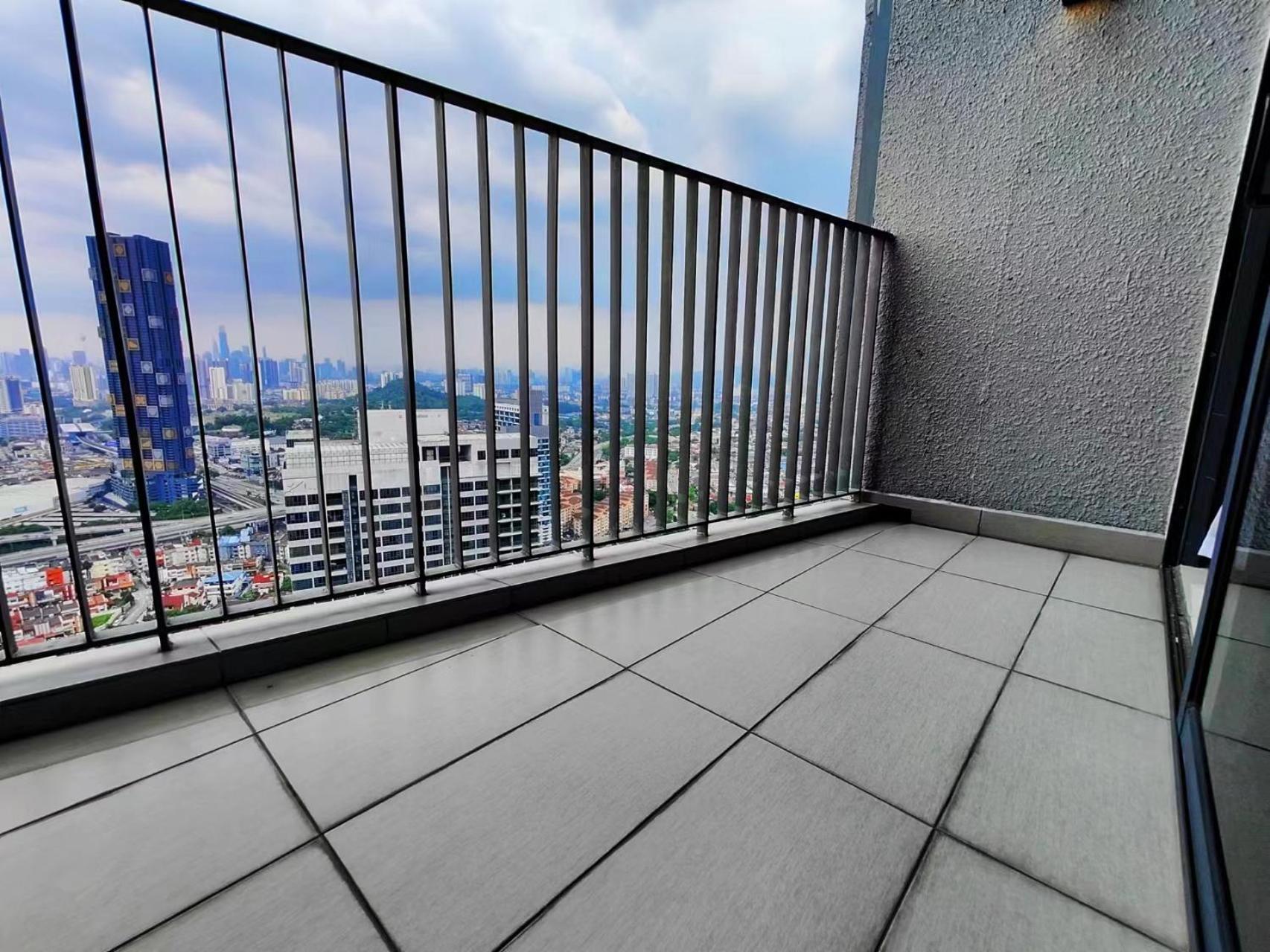 Pangsapuri Eko Cheras Mall Duplex 双阳台 Mrt & 精品loft *