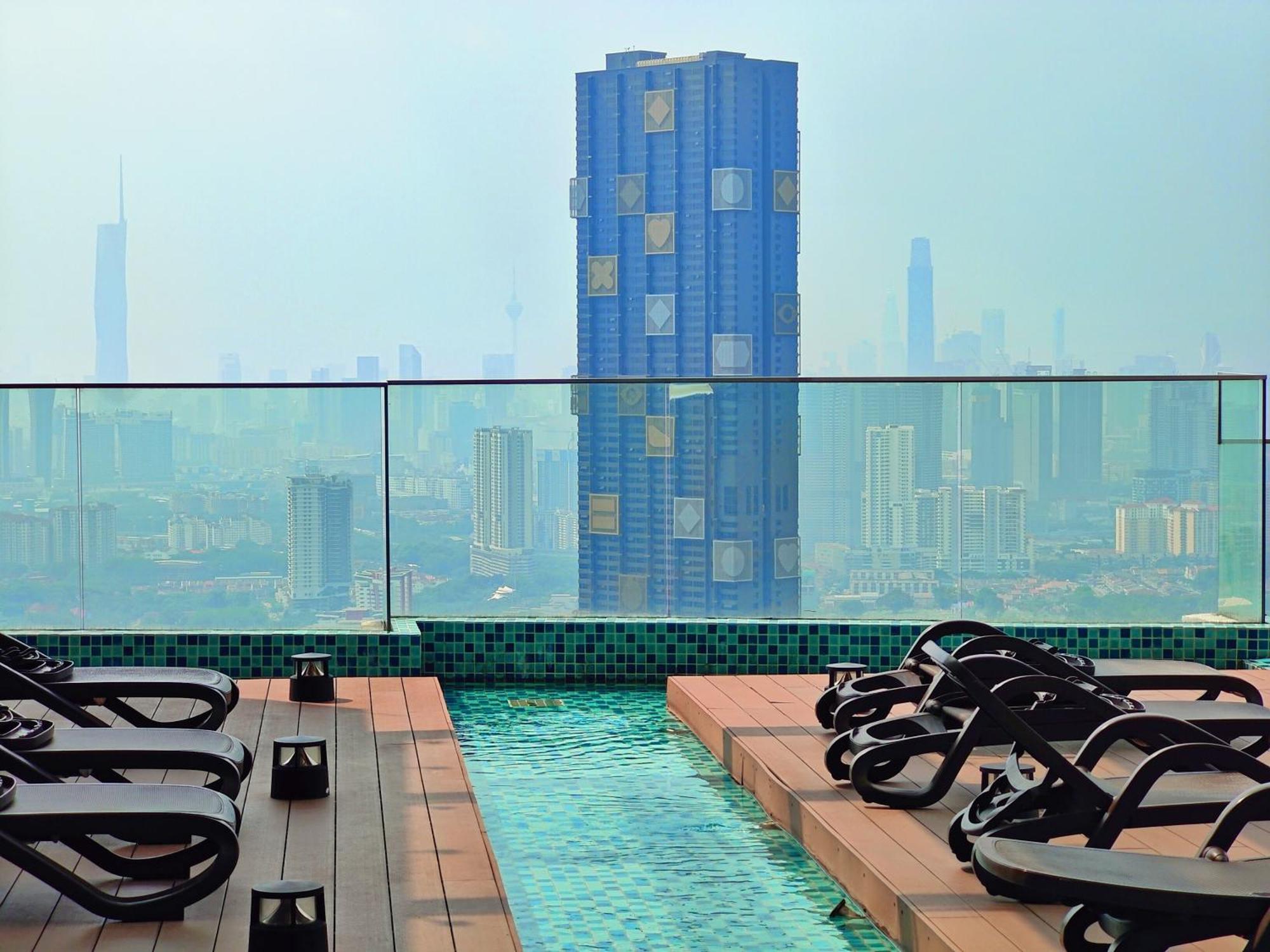 Eko Cheras Mall Duplex 双阳台 Mrt & 精品loft Apartment