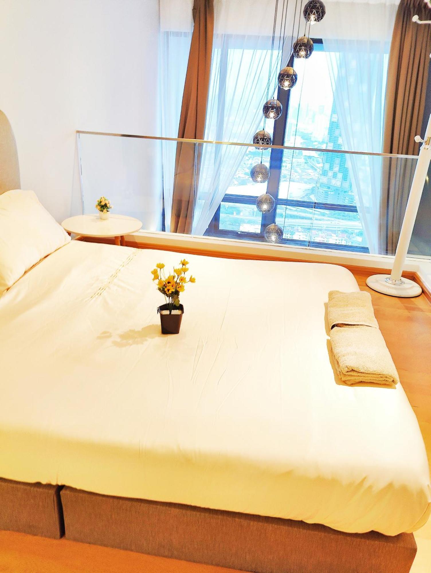 Apartment Eko Cheras Mall Duplex 双阳台 Mrt & 精品loft