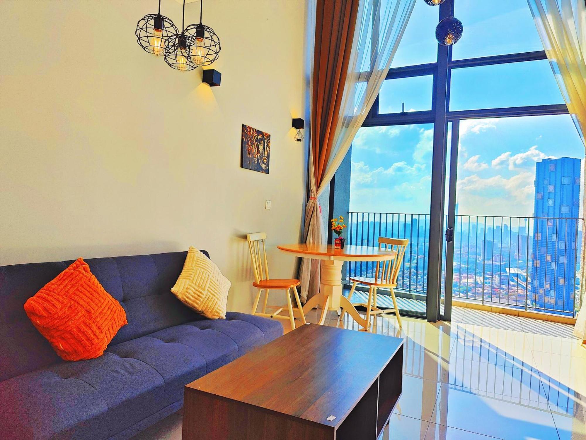 Pangsapuri Eko Cheras Mall Duplex 双阳台 Mrt & 精品loft